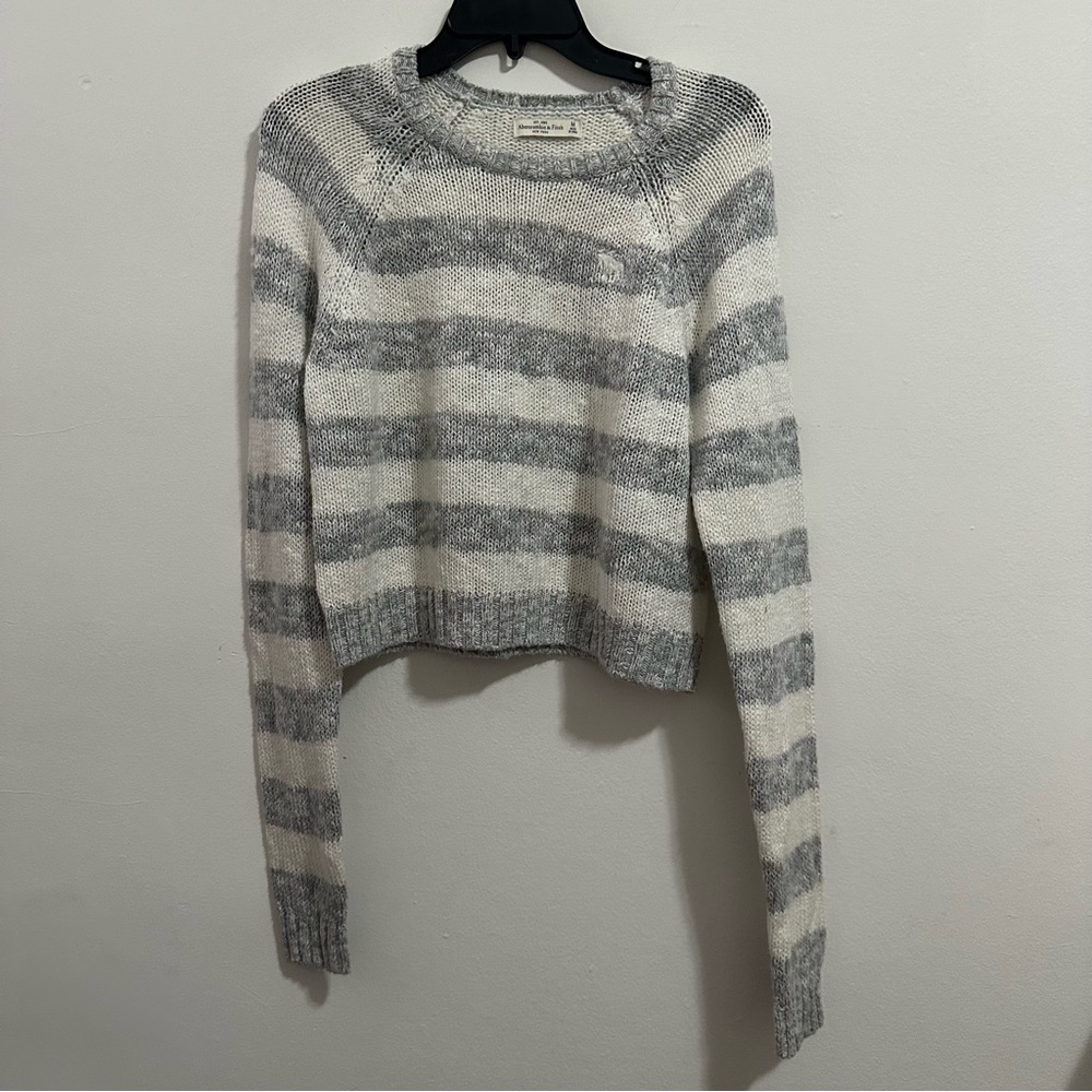 ABERCROMBIE & FITCH Womens Buttery Soft Striped Gray & White Sweater Size M - Picture 3 of 13
